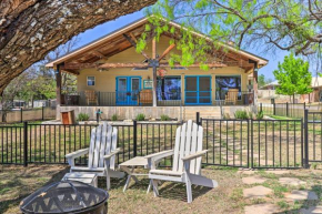 Charming Burnet Cottage with Lake View and Porch!